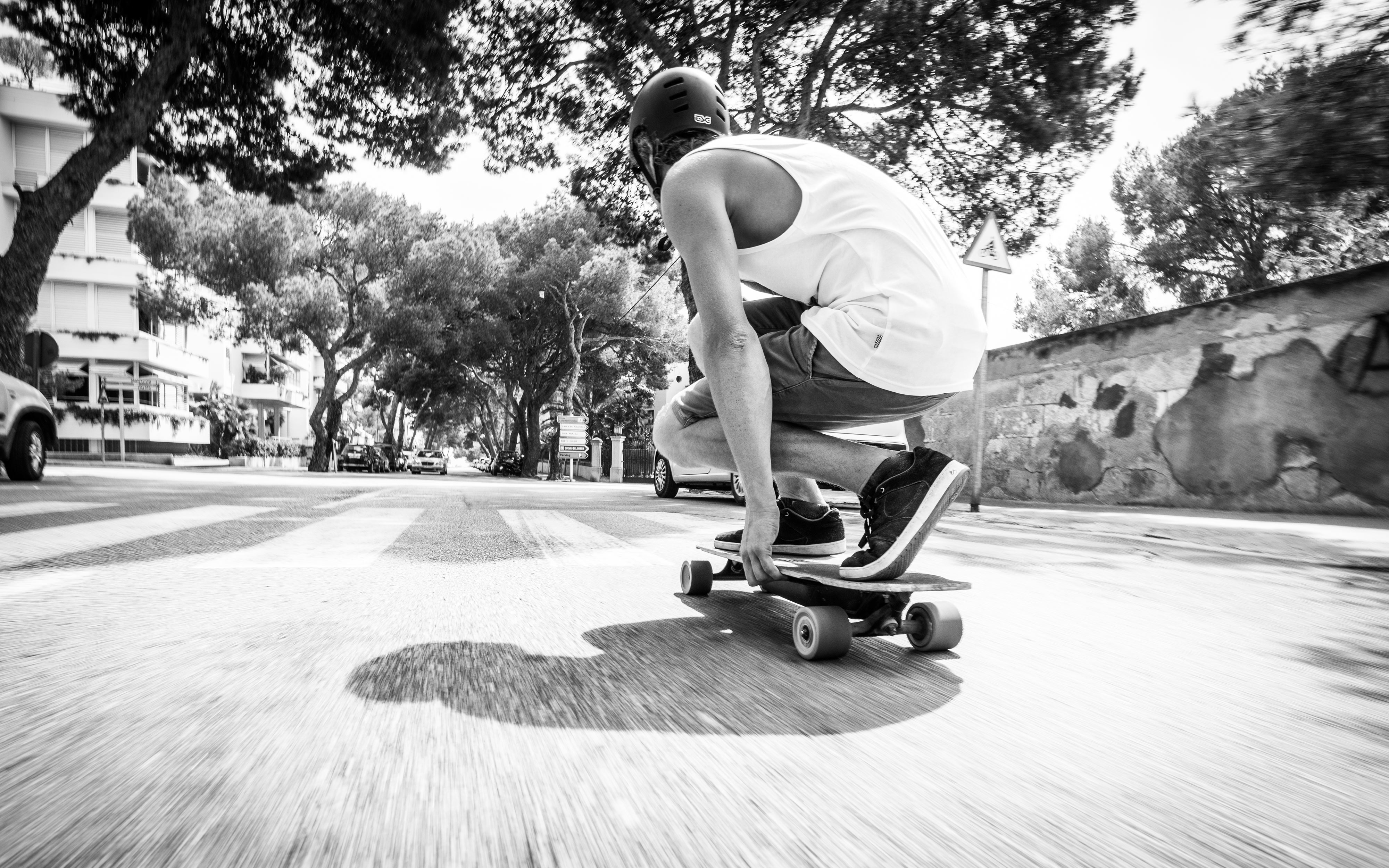 The Electric Skateboard Drive that fits under any Skateboard